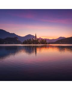 BLED V SOMRAKU